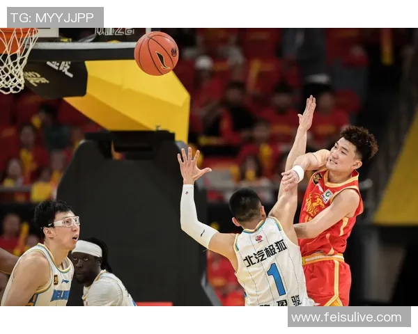 新疆与山东的激烈对决2月26日篮球赛精彩回顾与分析