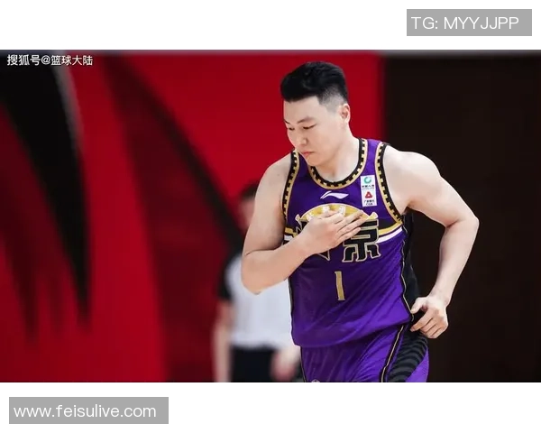 李根:从篮球场上的闪耀明星到社会责任的践行者之路 李根:从篮球场上的闪耀明星到社会责任的践行者之路